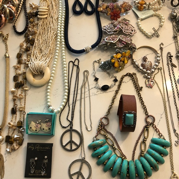 35 pc. Collection new fashion jewelry. - Picture 2 of 7